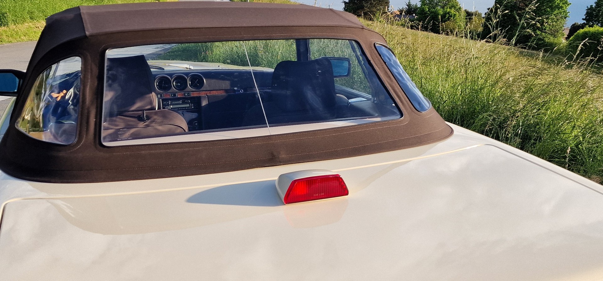 MERCEDES-BENZ 560 SL-image-4