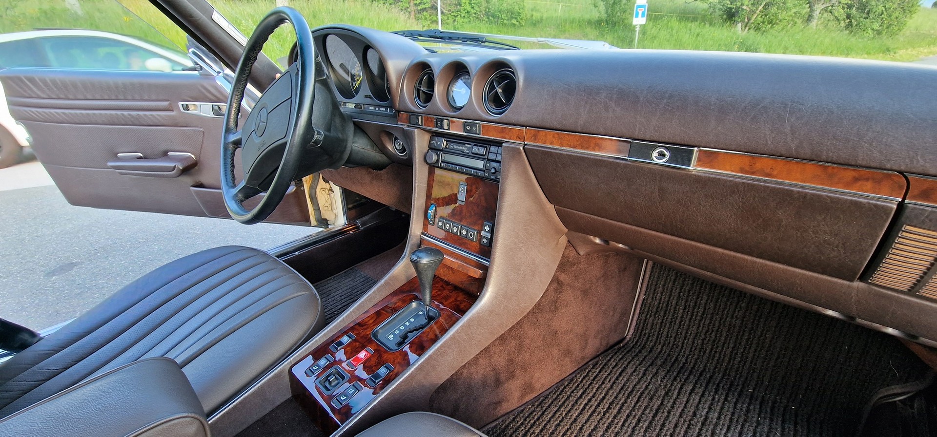 MERCEDES-BENZ 560 SL-image-5