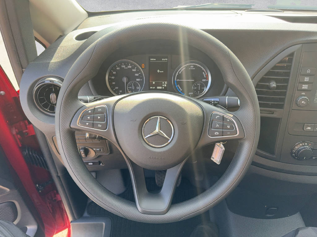 MERCEDES-BENZ eVito 129 Tourer Pro-image-12