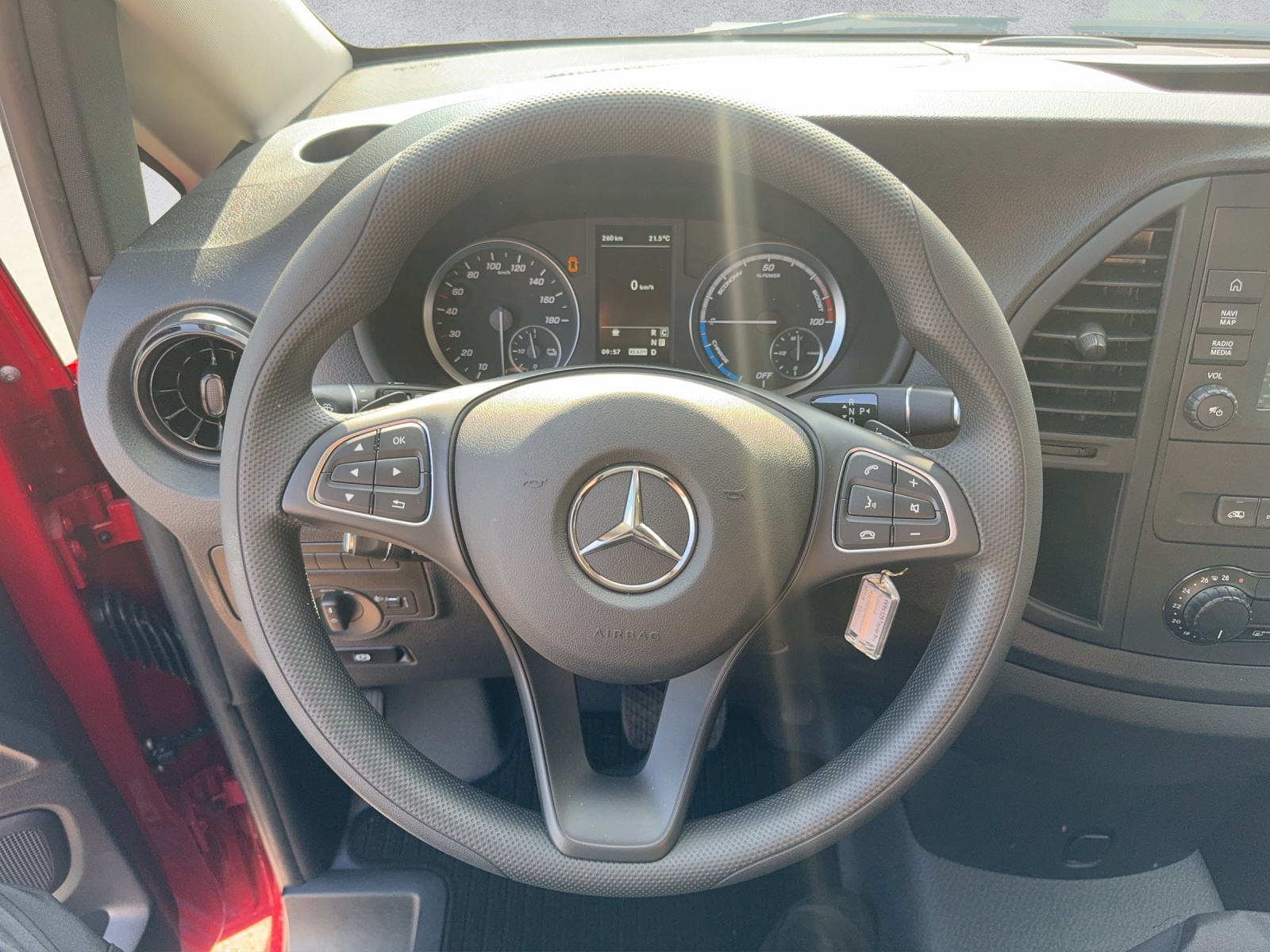 MERCEDES-BENZ eVito 90 kWh Tourer Pro-image-11