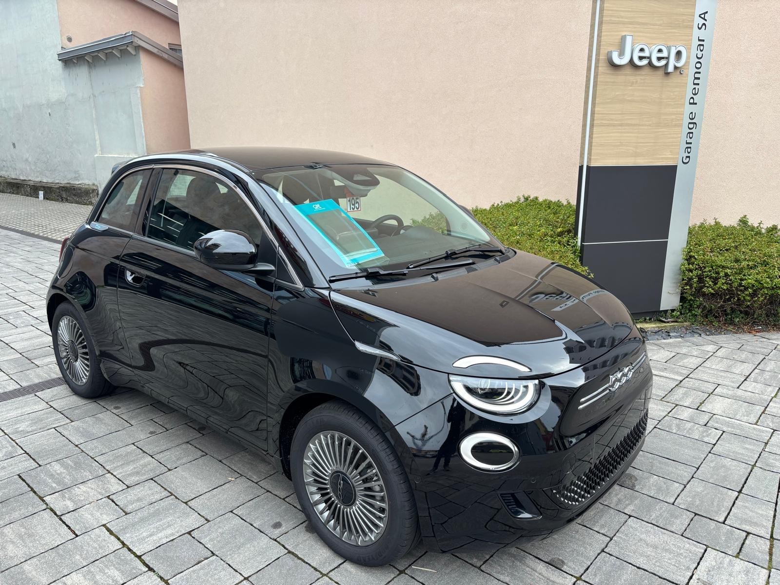 FIAT 500 electric 87 kW Swiss Edition-image-8