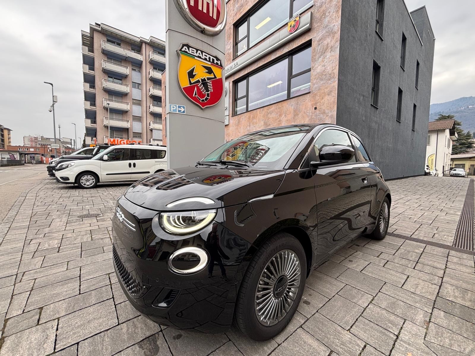 FIAT 500 electric 87 kW Swiss Edition-image-9