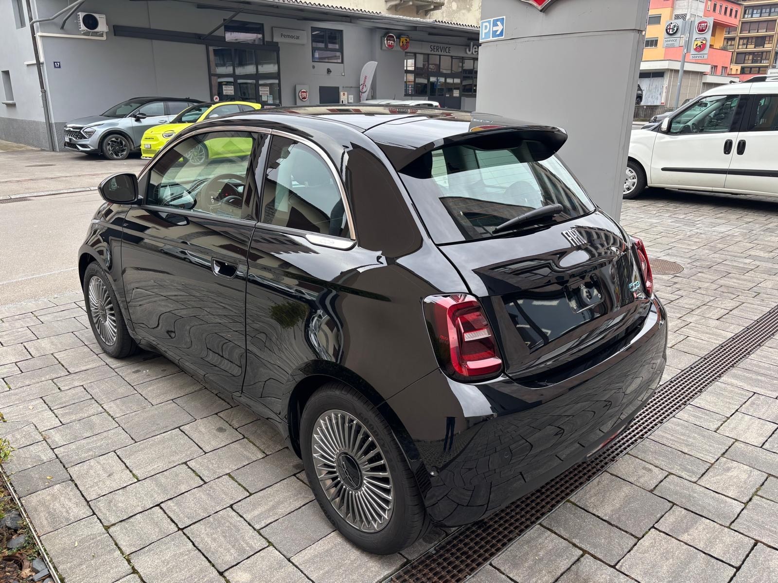 FIAT 500 electric 87 kW Swiss Edition-image-5