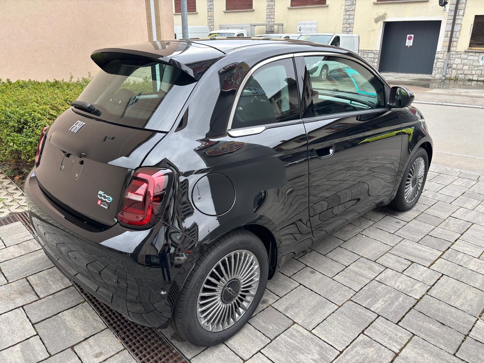 FIAT 500 electric 87 kW Swiss Edition-image-7