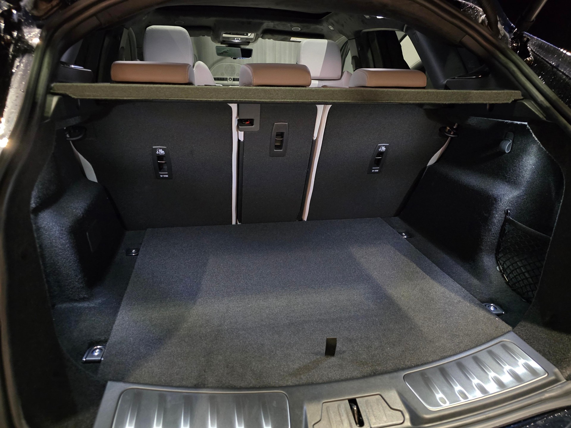 JAGUAR E-Pace 1.5 T 270e R-Dynamic HSE AWD-image-3