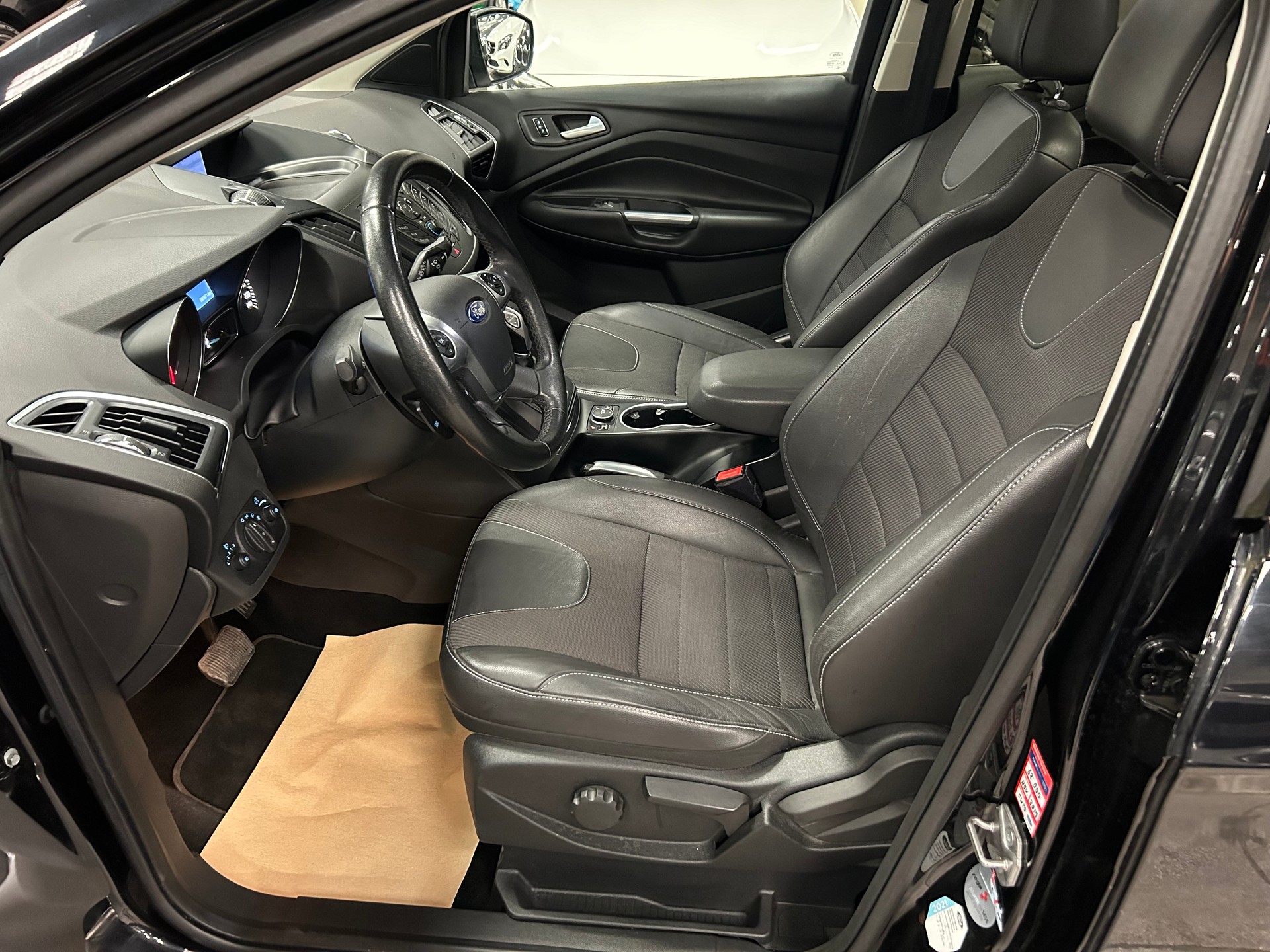 FORD Kuga 2.0 TDCi Carving 4WD PowerShift-image-7