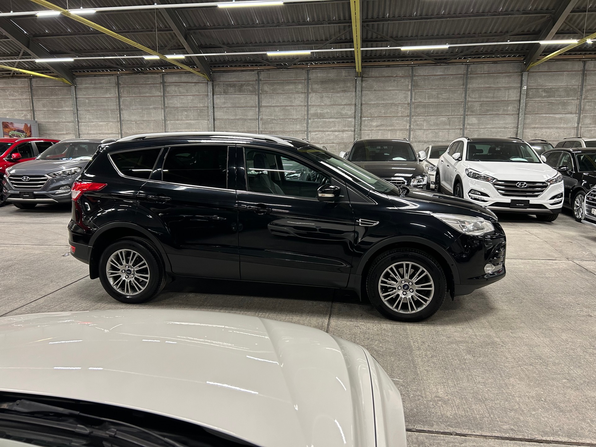 FORD Kuga 2.0 TDCi Carving 4WD PowerShift-image-2