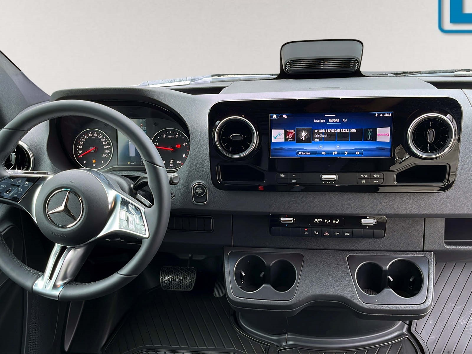 MERCEDES-BENZ Sprinter 319 CDI Standard 9G-TRONIC 4x4-image-8