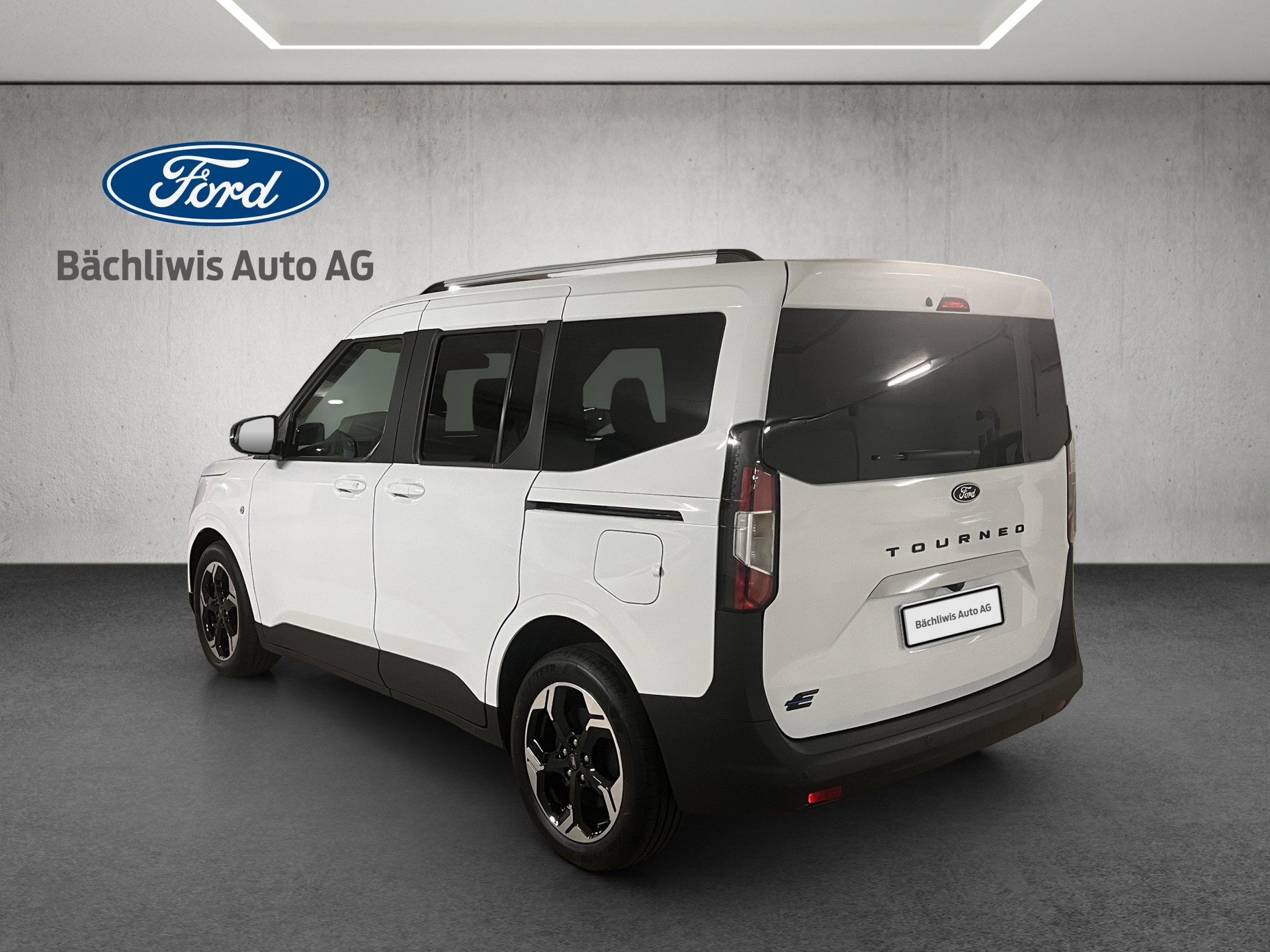 FORD E-Tourneo Courier Titanium-showroom-element-2