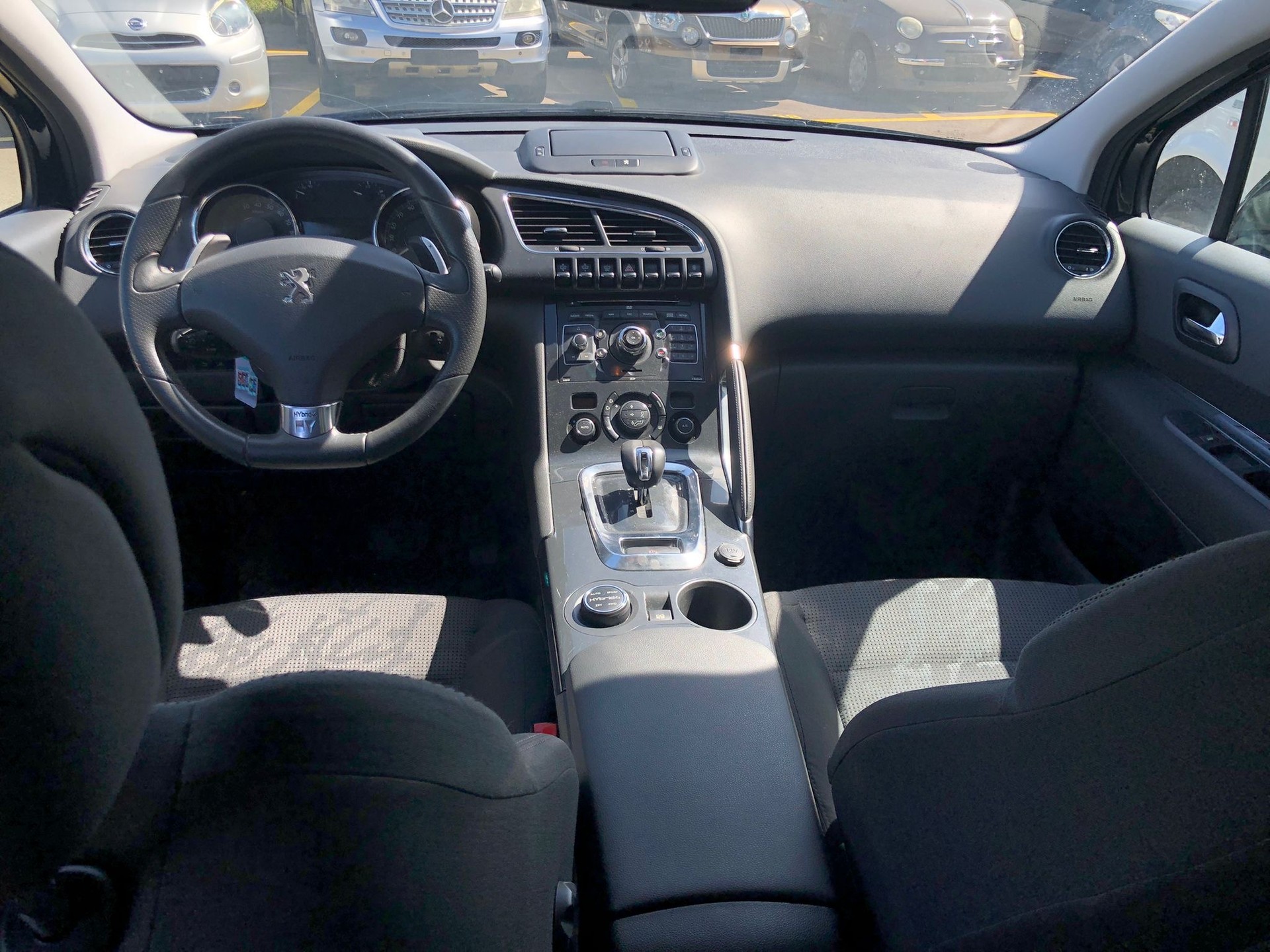 PEUGEOT 3008 HYbrid4 2.0 HDI EGS6-image-6