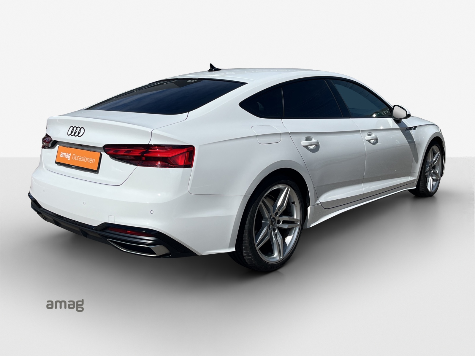 AUDI A5 Sportback 35 TDI S-Line Attraction S-tronic-image-4