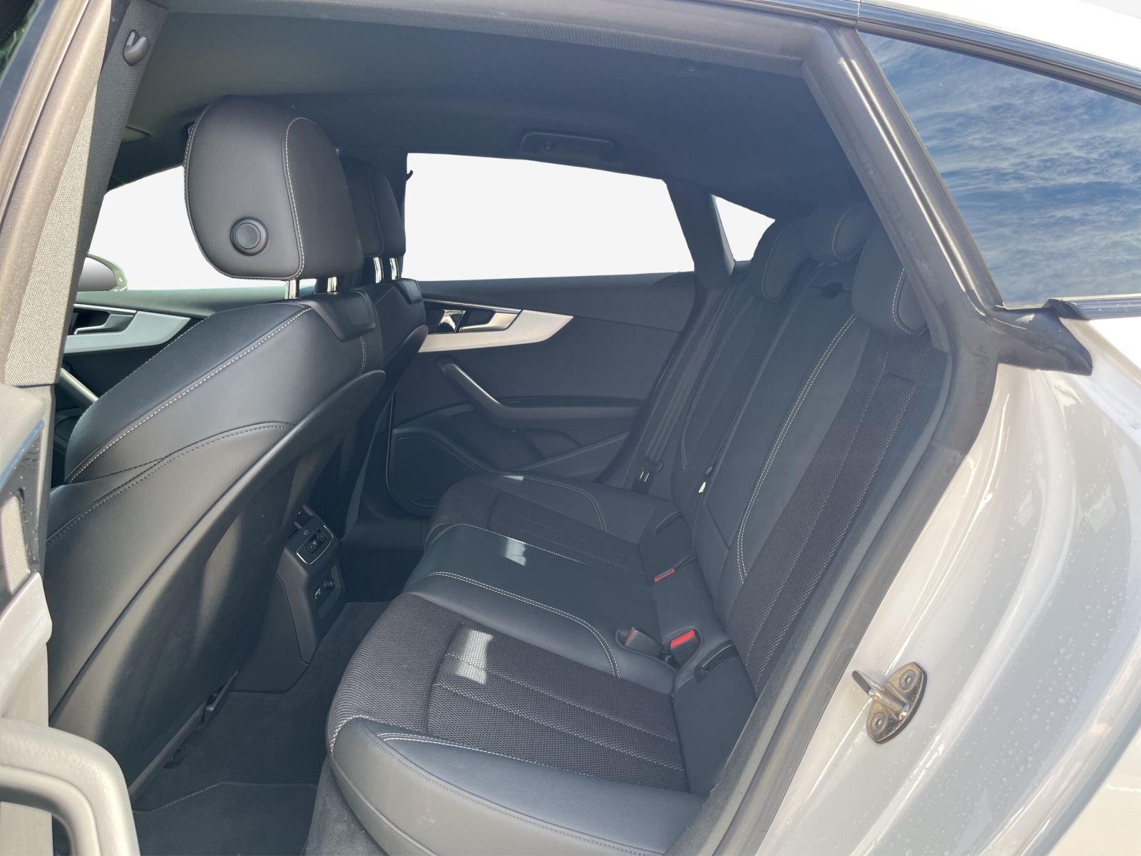AUDI A5 Sportback 35 TDI S-Line Attraction S-tronic-image-11