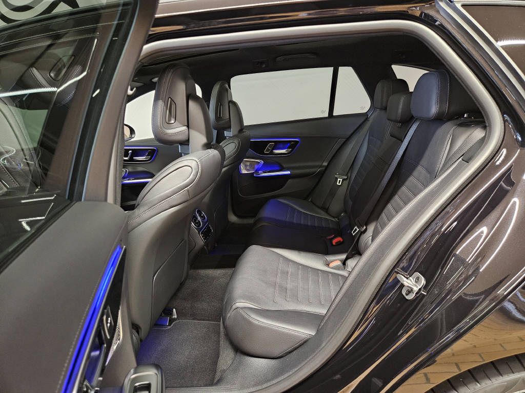MERCEDES-BENZ C 220 d 4Matic Kombi AMG Line Swiss Star-image-11