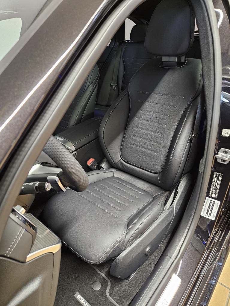 MERCEDES-BENZ C 220 d 4Matic Kombi AMG Line Swiss Star-image-4