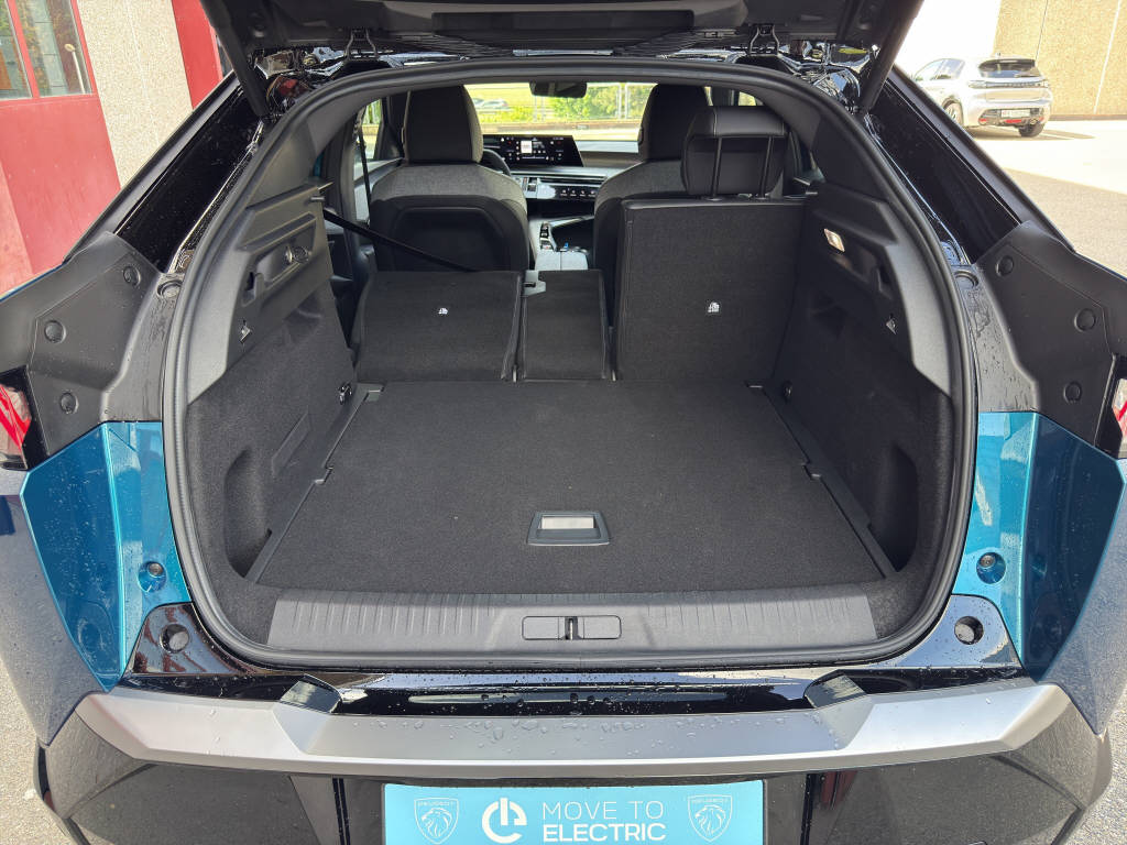 PEUGEOT 3008 Electrique 210ch GT-image-14
