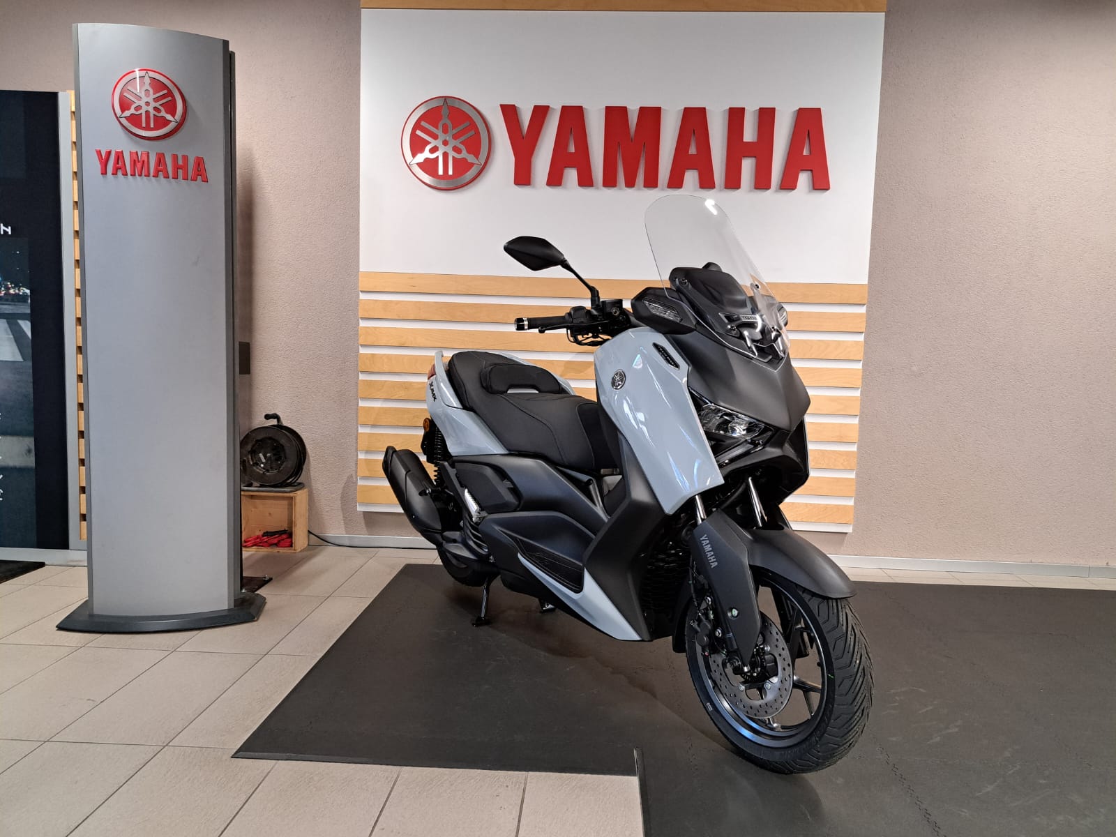 YAMAHA X-Max YP 125 Tech Max-showroom-element-1