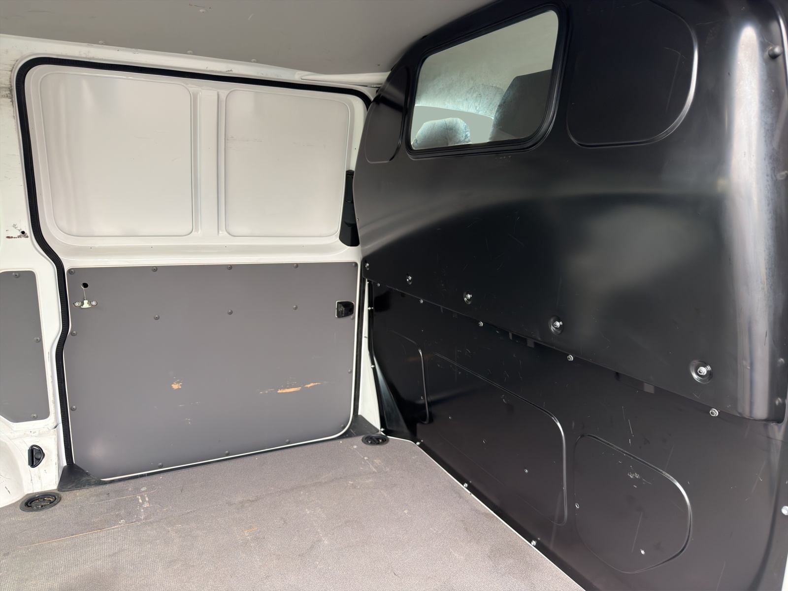 VW T6.1 2.0 TDI 4Motion-image-11