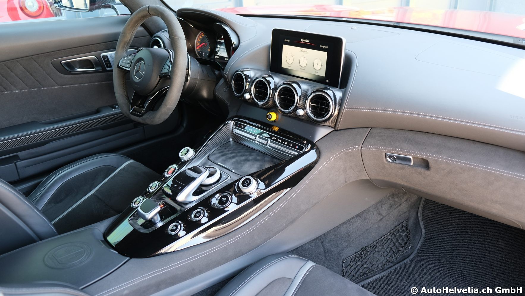 MERCEDES-BENZ AMG GT R Speedshift DCT-image-12