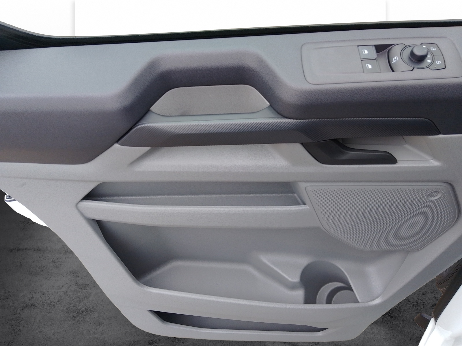 FORD Transit Custom Van 320 L1 2.0 EcoBlue 136 Trend-image-11