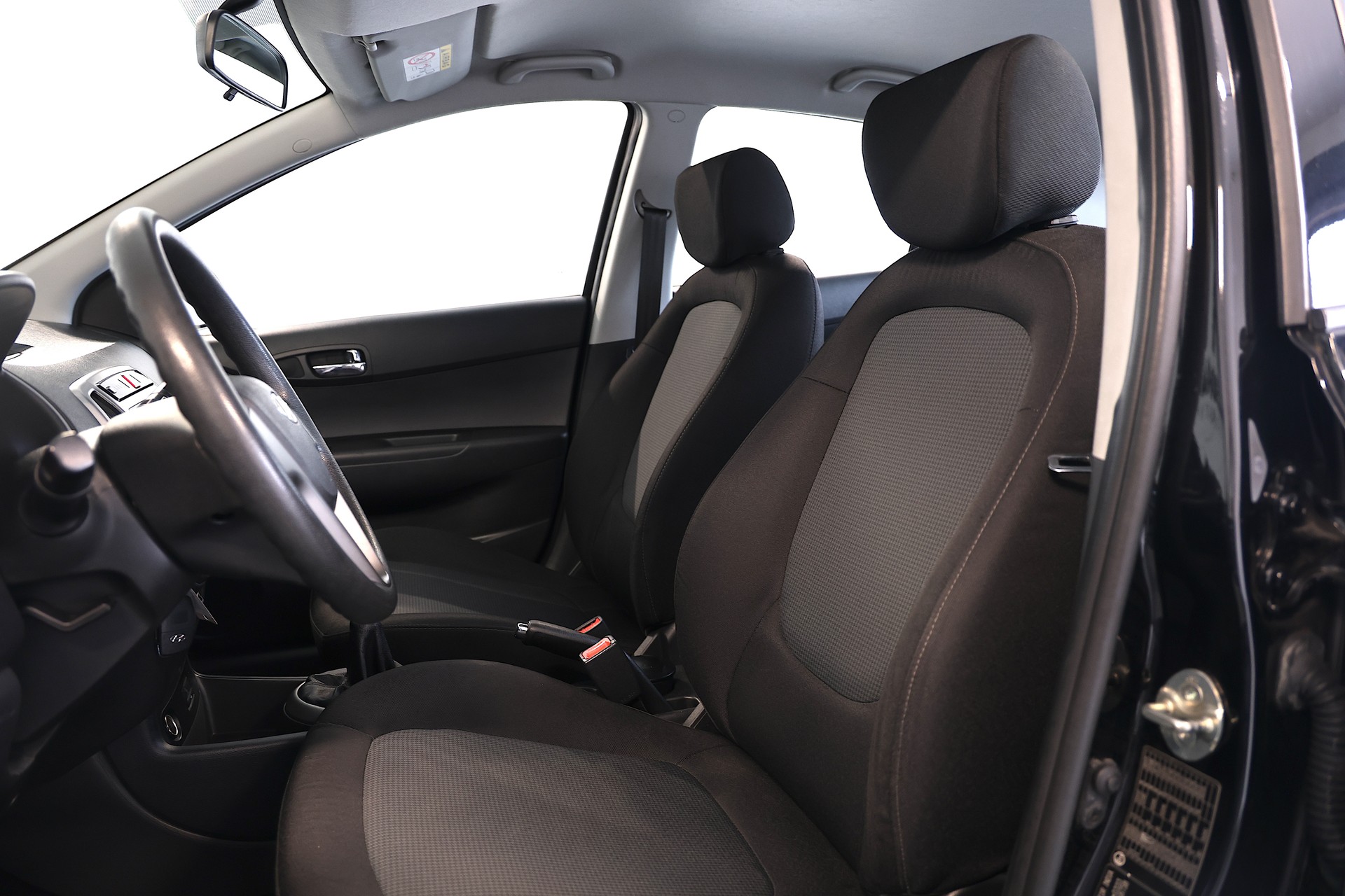 HYUNDAI i20-image-7
