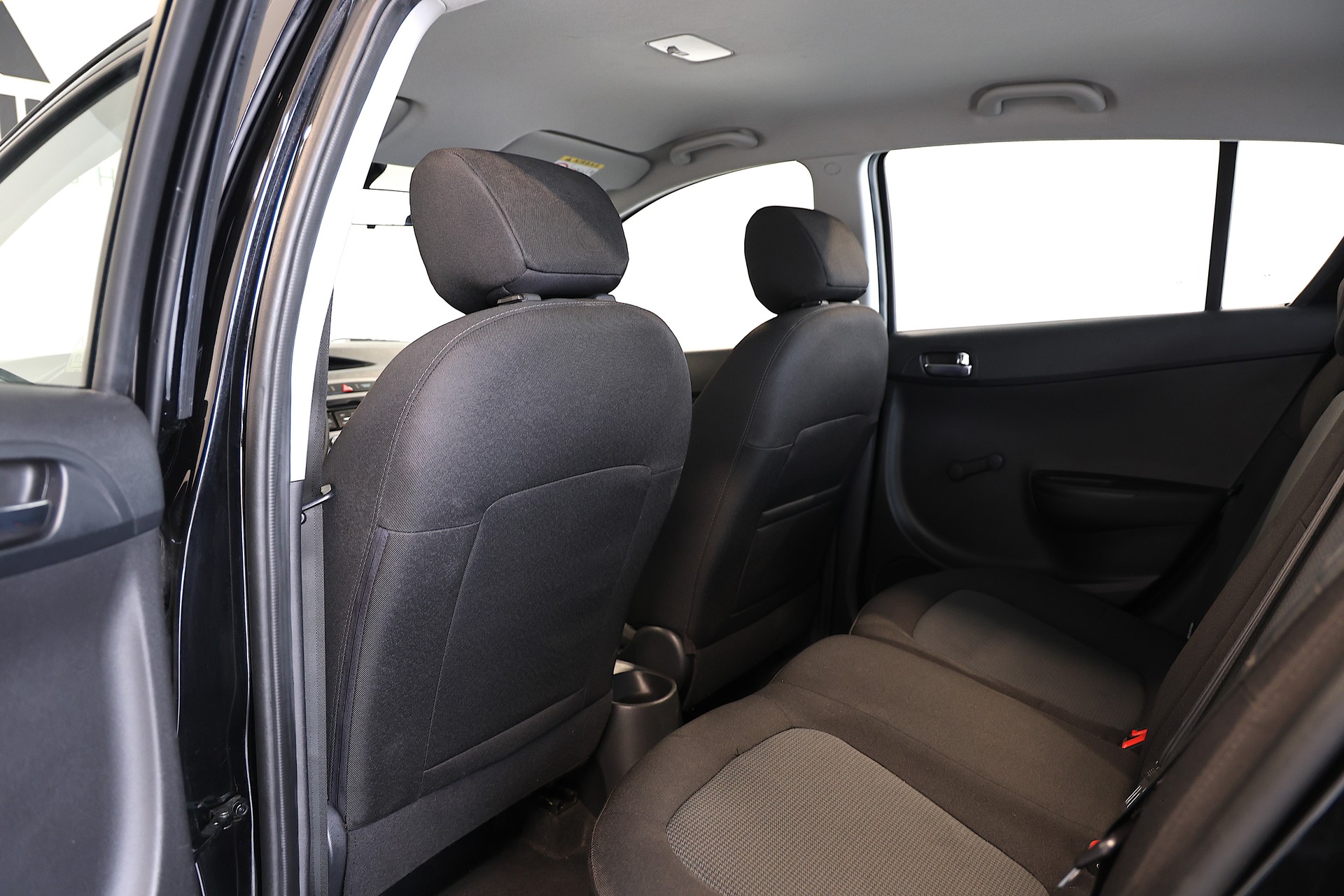 HYUNDAI i20-image-16
