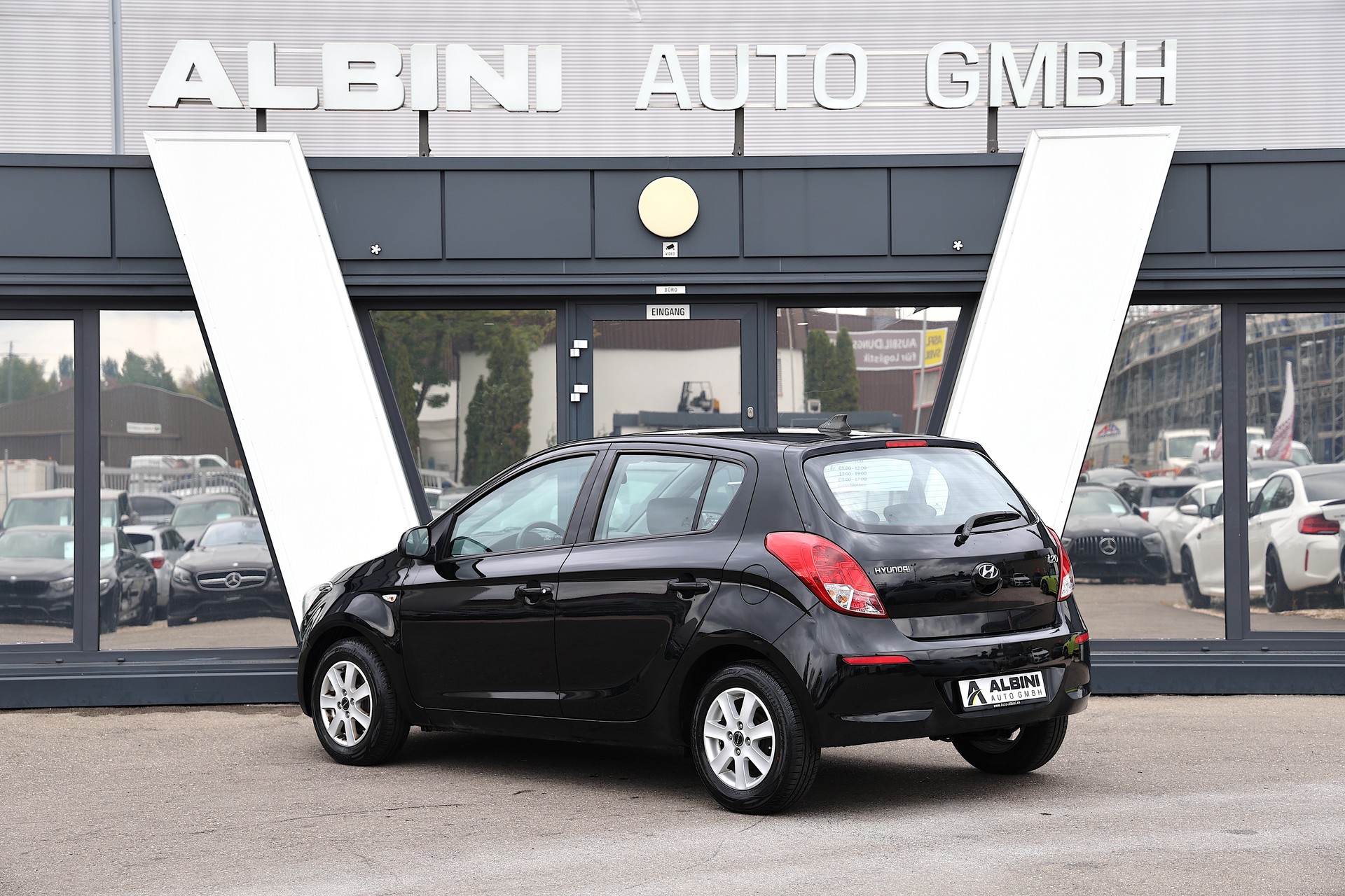 HYUNDAI i20-image-4