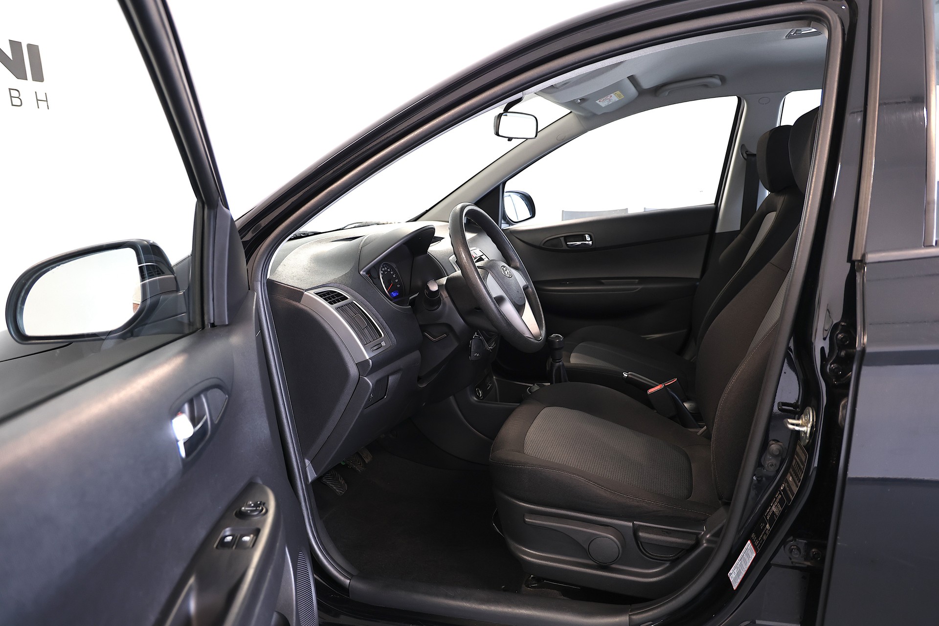 HYUNDAI i20-image-6