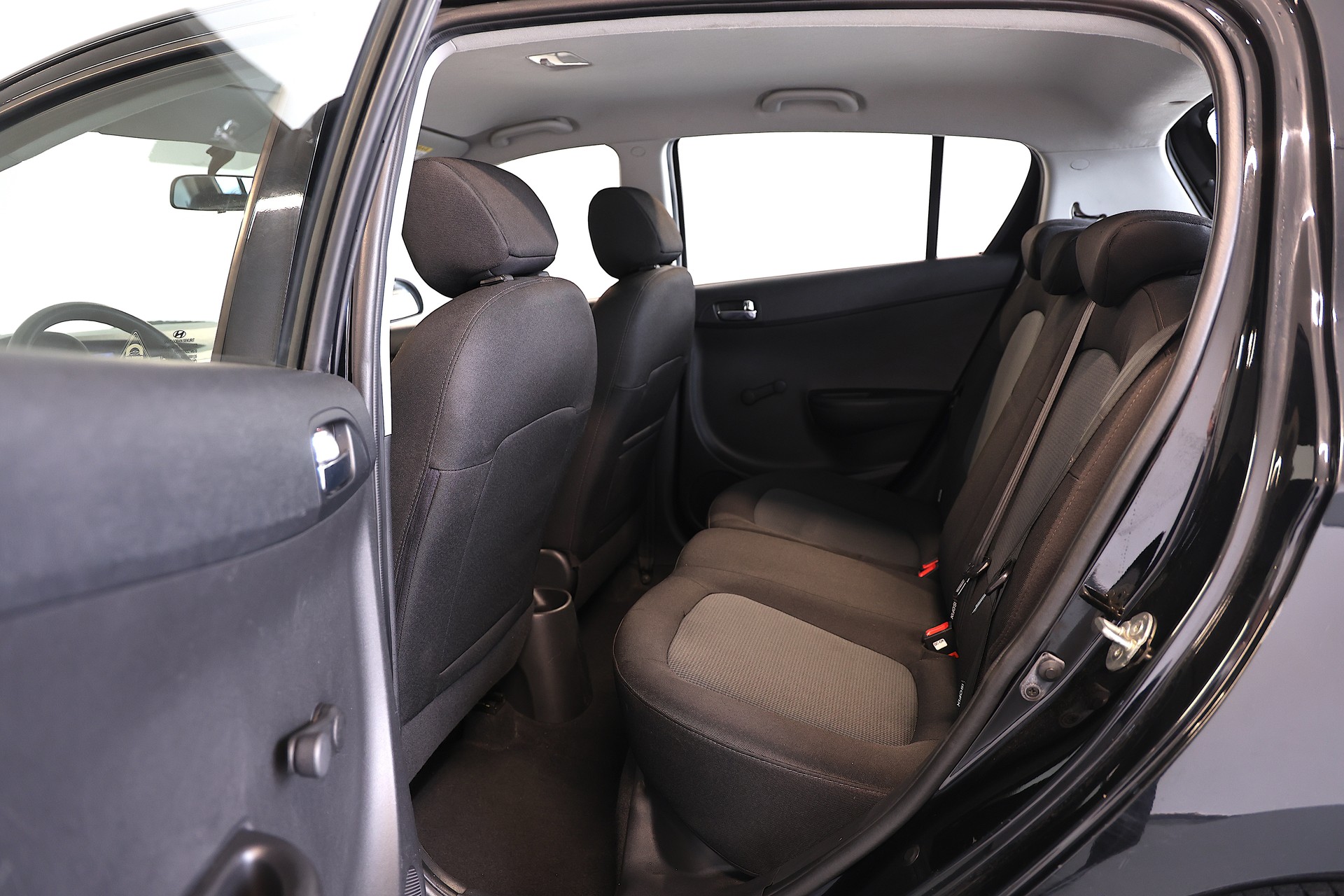 HYUNDAI i20-image-15