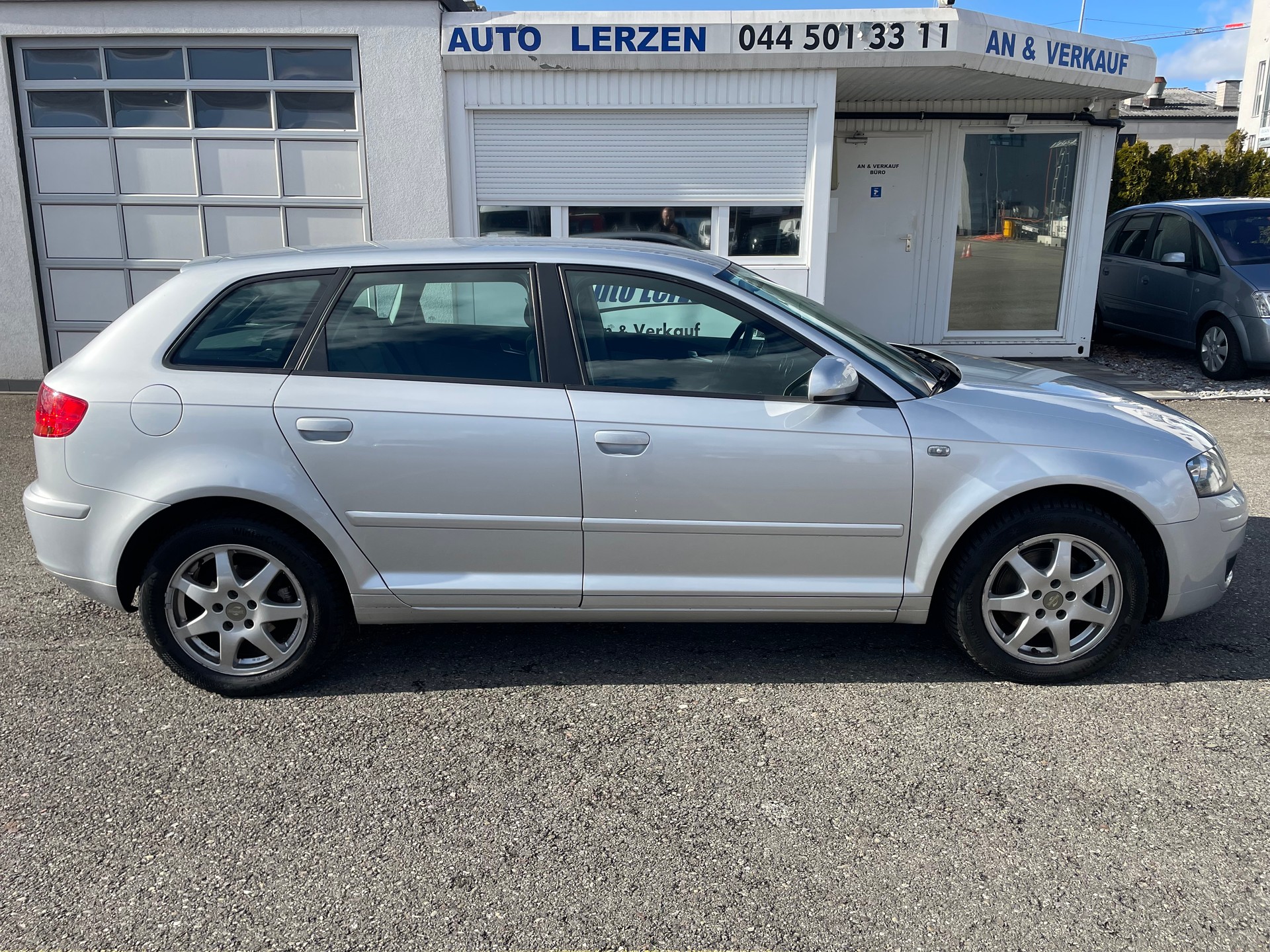 AUDI A3 Sportback 1.8 Turbo FSI Attraction-image-3