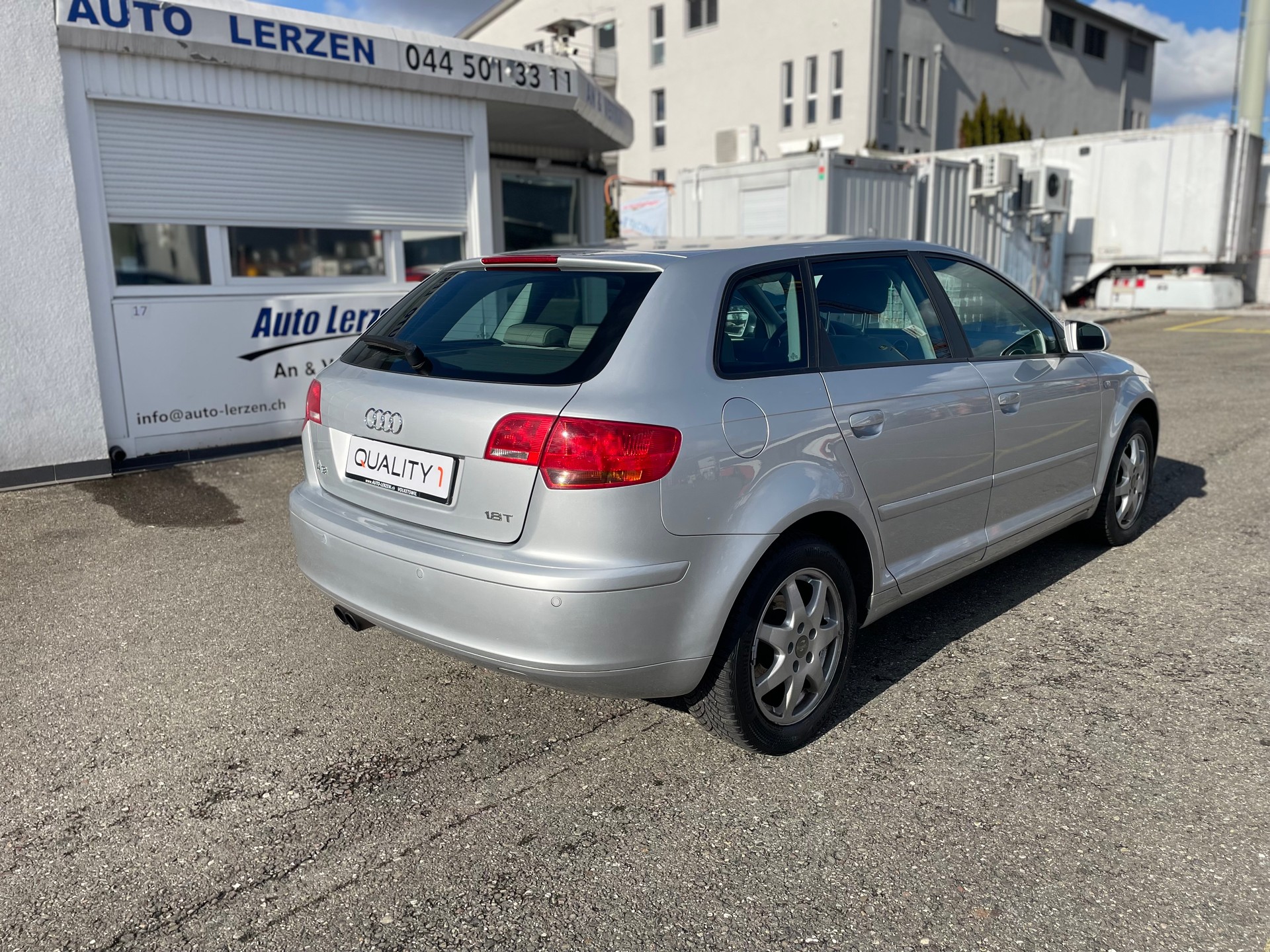 AUDI A3 Sportback 1.8 Turbo FSI Attraction-image-4