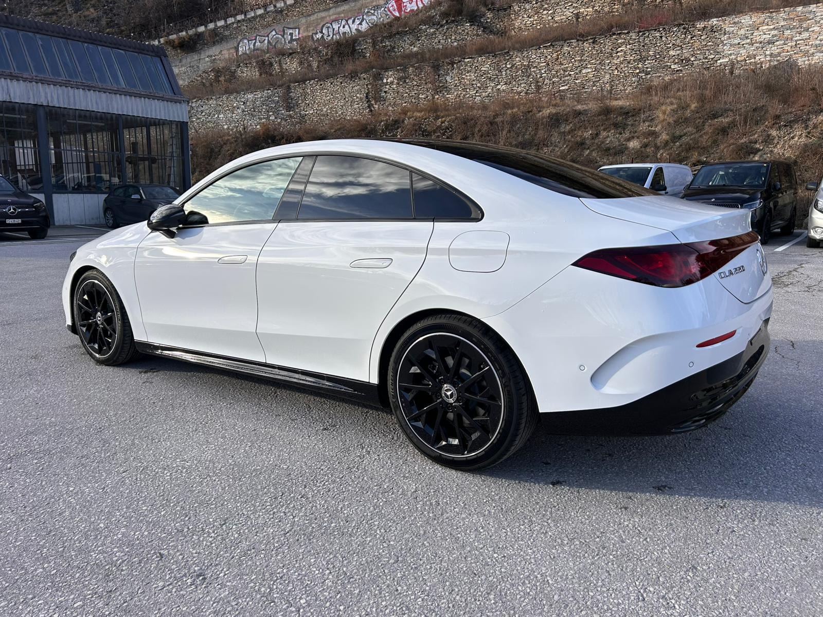 MERCEDES-BENZ CLA 220 4Matic 8G-DCT-showroom-element-2
