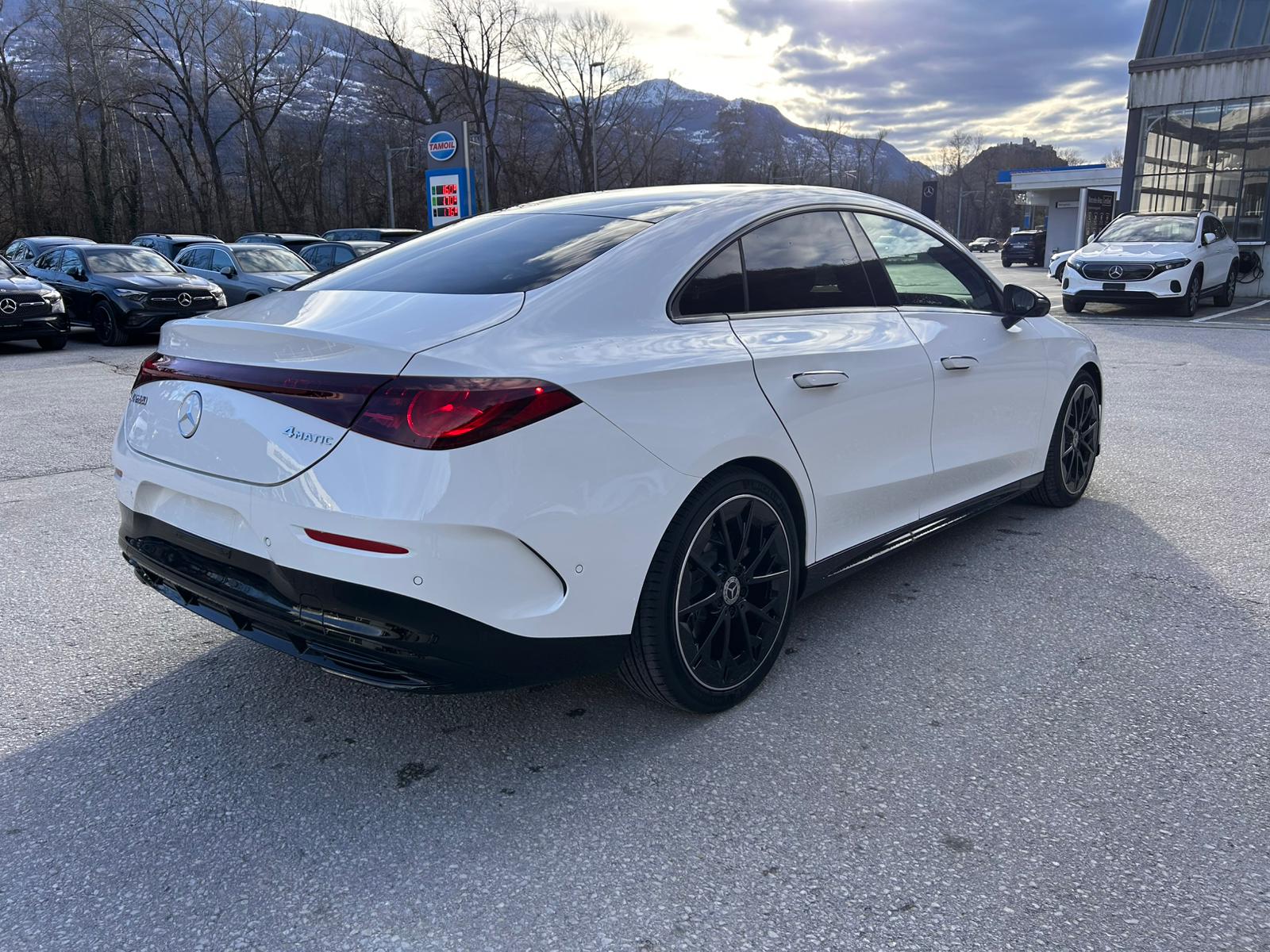 MERCEDES-BENZ CLA 220 4Matic 8G-DCT-showroom-element-3
