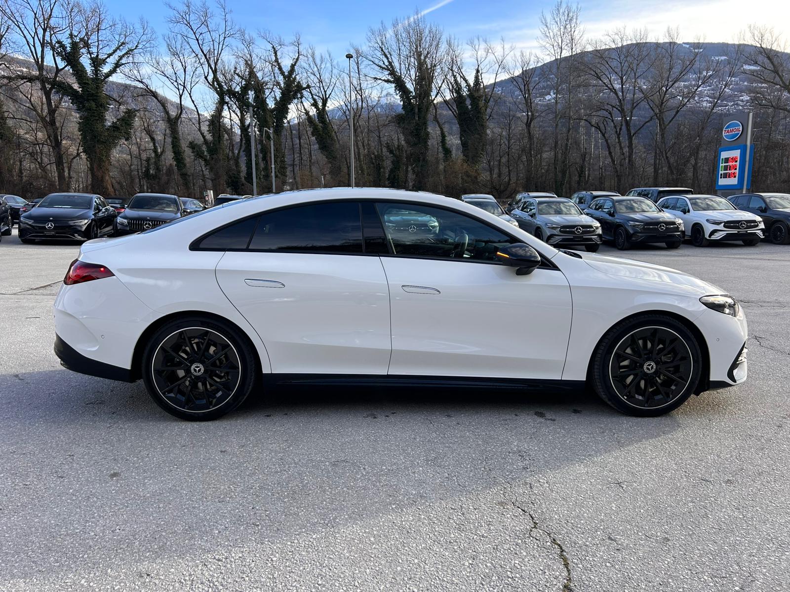 MERCEDES-BENZ CLA 220 4Matic 8G-DCT-image-4