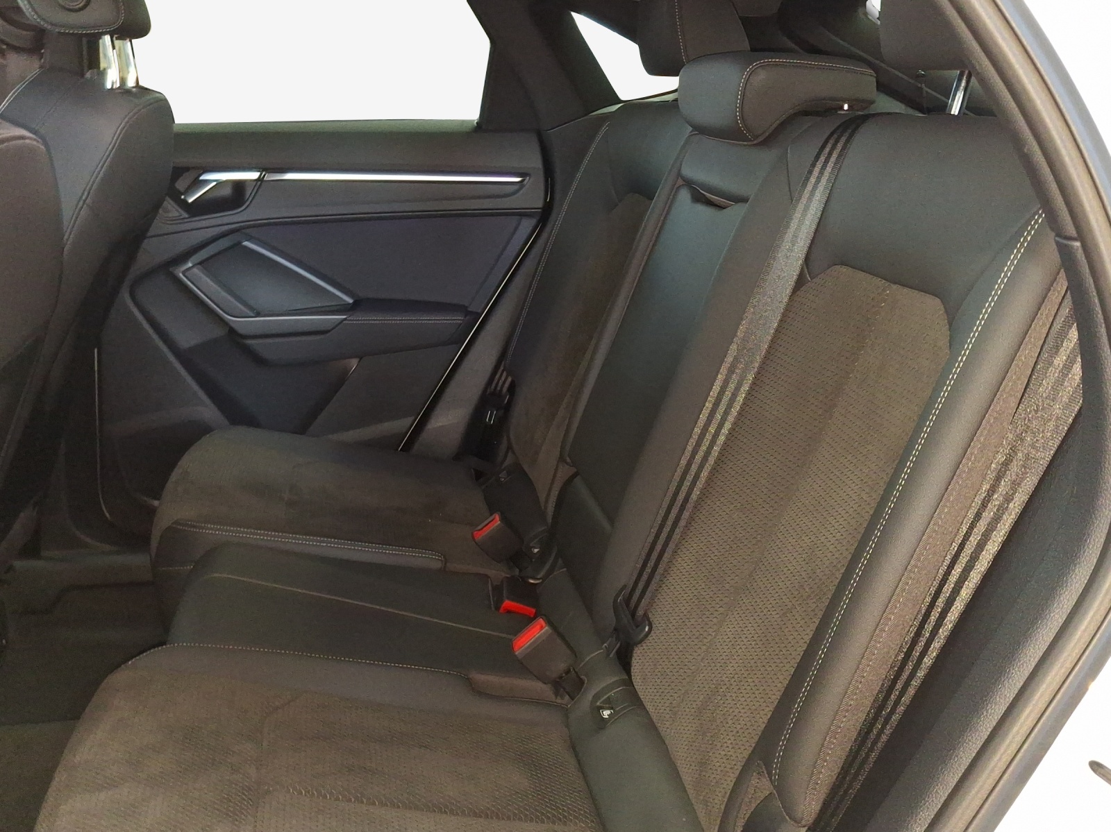 AUDI Q3 Sportback 35 TFSI S line Attraction S-tronic-image-11