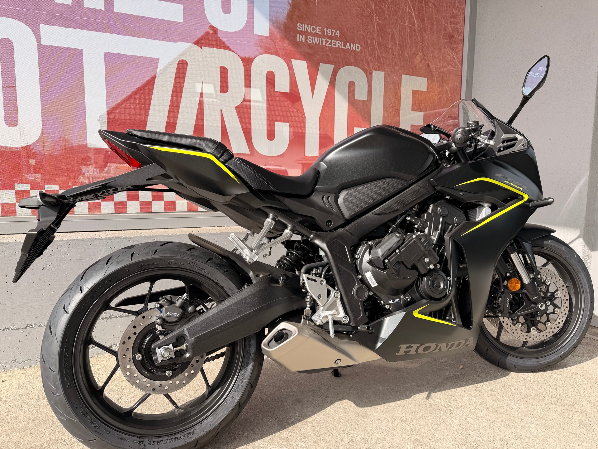 HONDA CBR 650 R E-Clutch-showroom-element-1