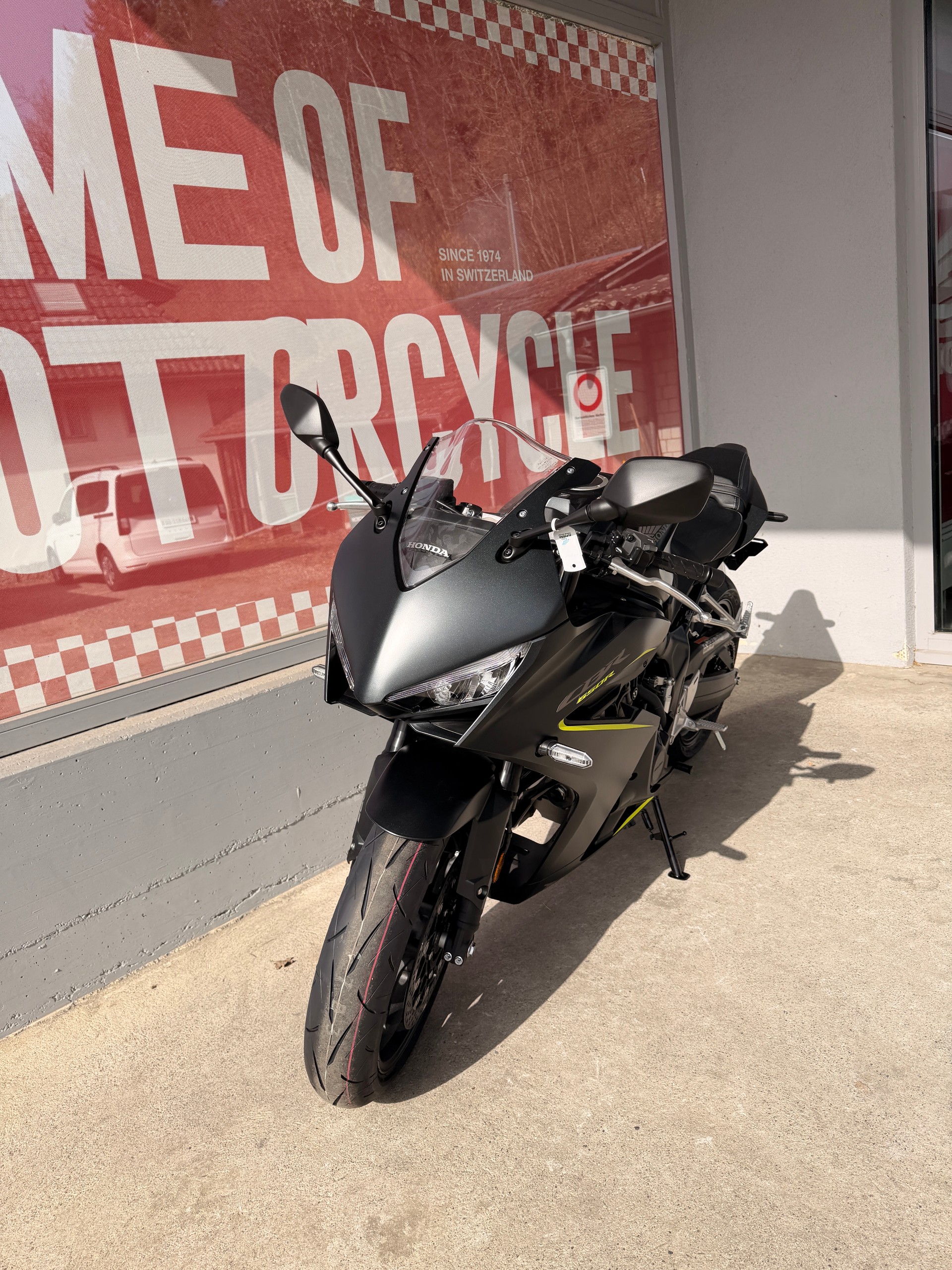 HONDA CBR 650 R E-Clutch-showroom-element-3
