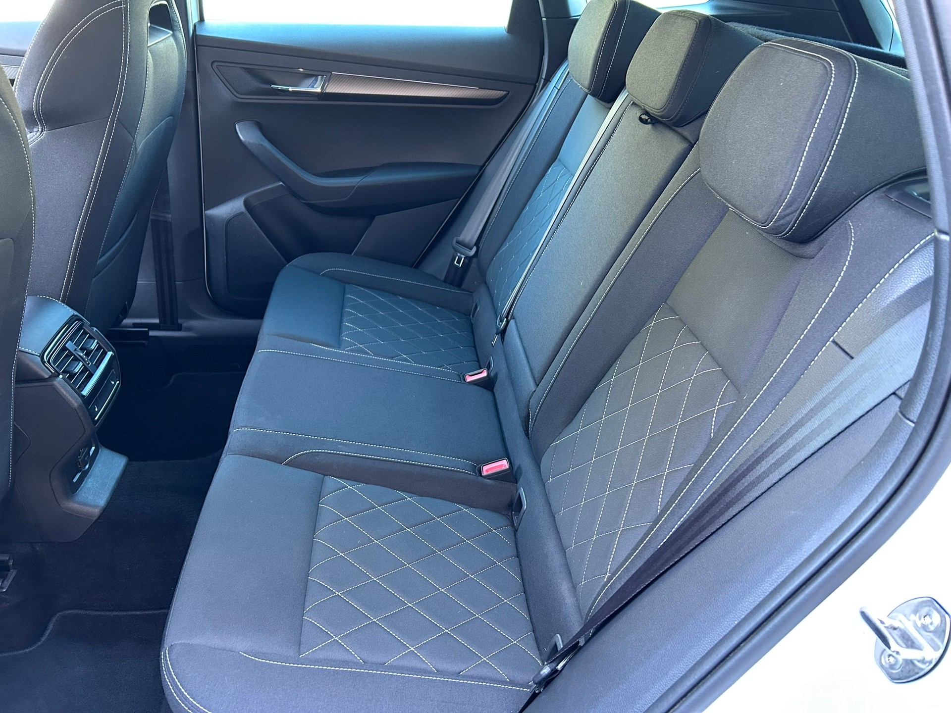 SKODA Karoq 2.0 TSI SportLine 4x4 DSG-image-9