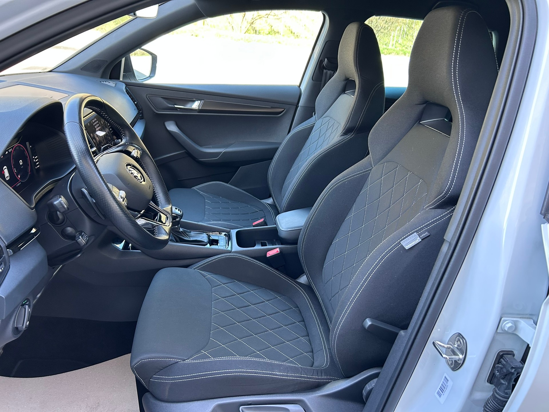 SKODA Karoq 2.0 TSI SportLine 4x4 DSG-image-5