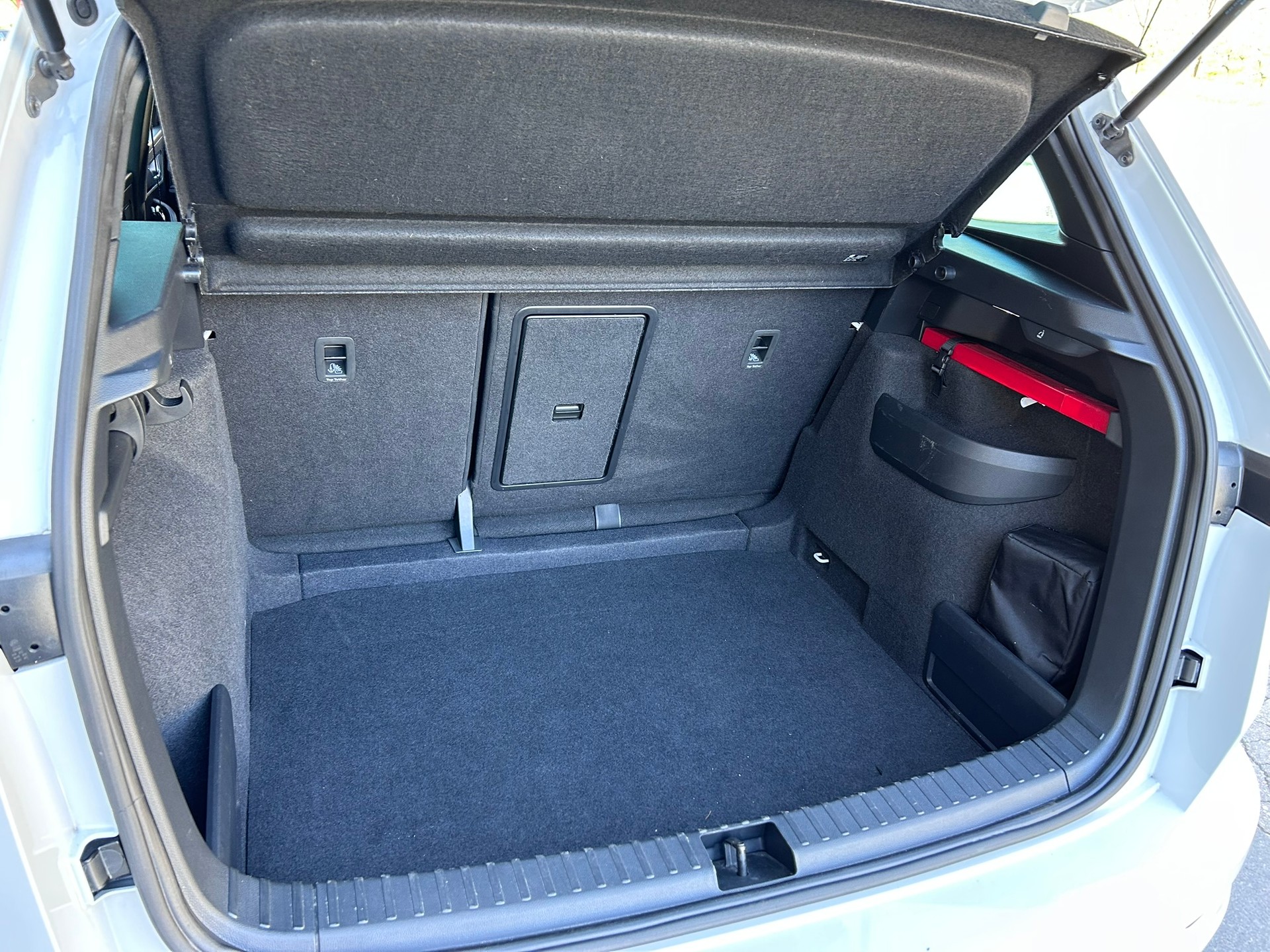 SKODA Karoq 2.0 TSI SportLine 4x4 DSG-image-11