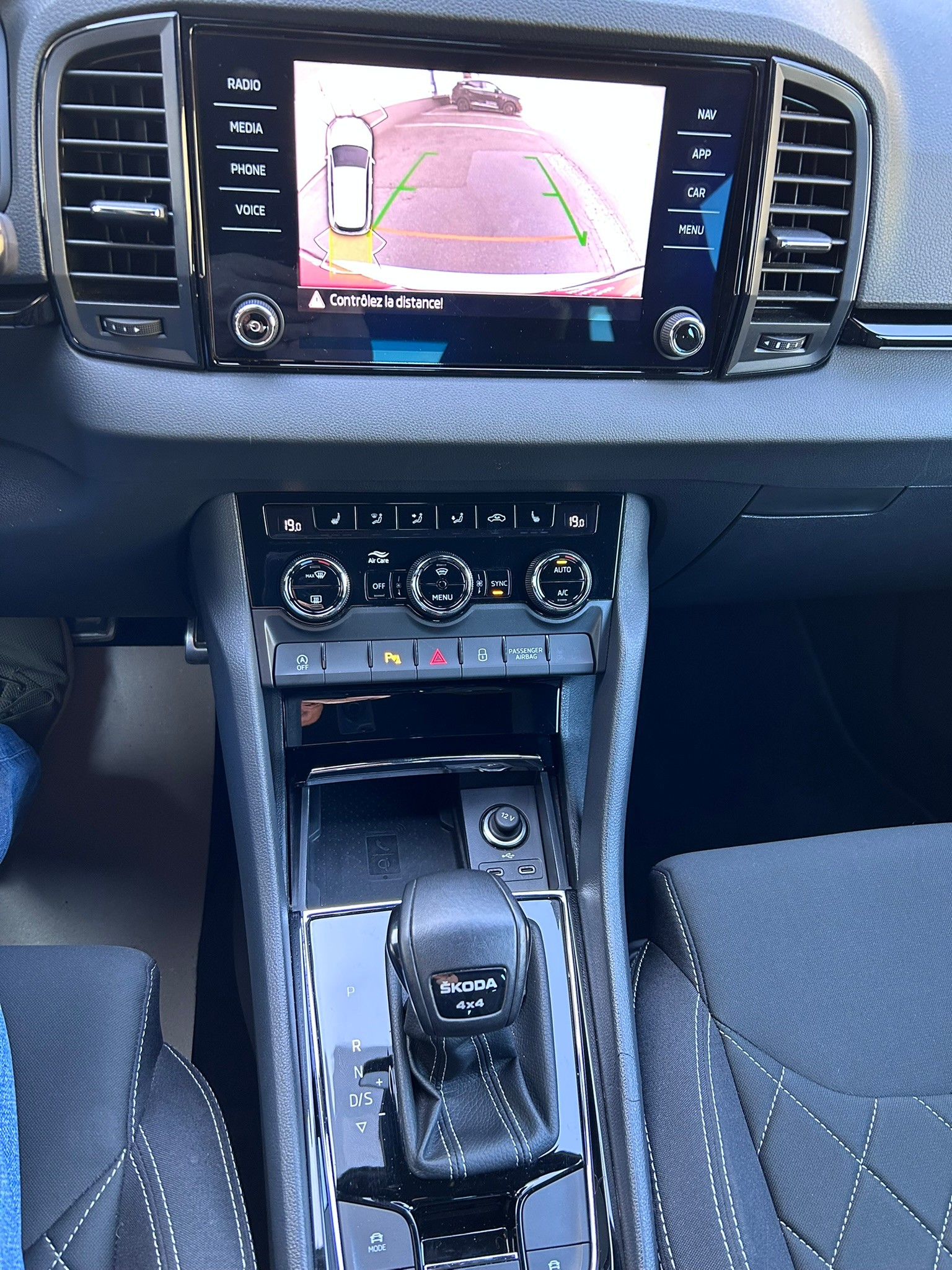 SKODA Karoq 2.0 TSI SportLine 4x4 DSG-image-8