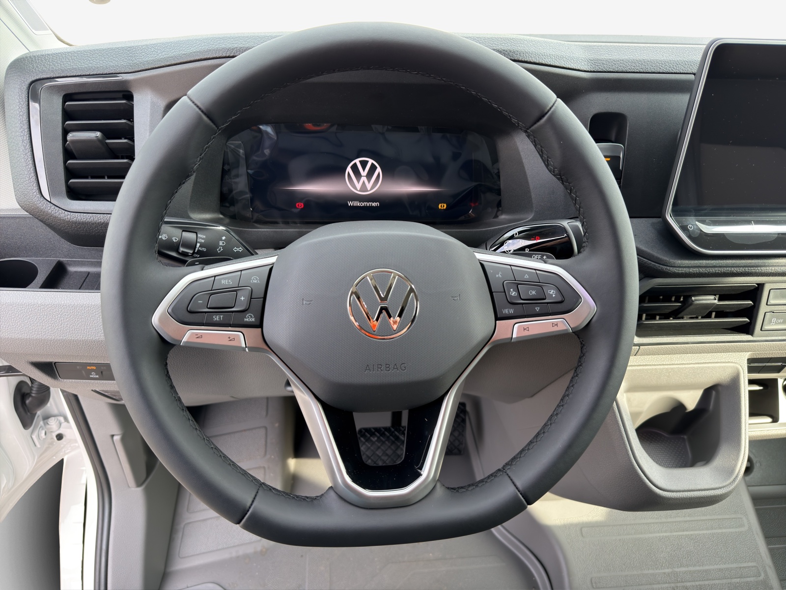 VW Crafter 35 2.0 TDI Entry L3 A-image-9