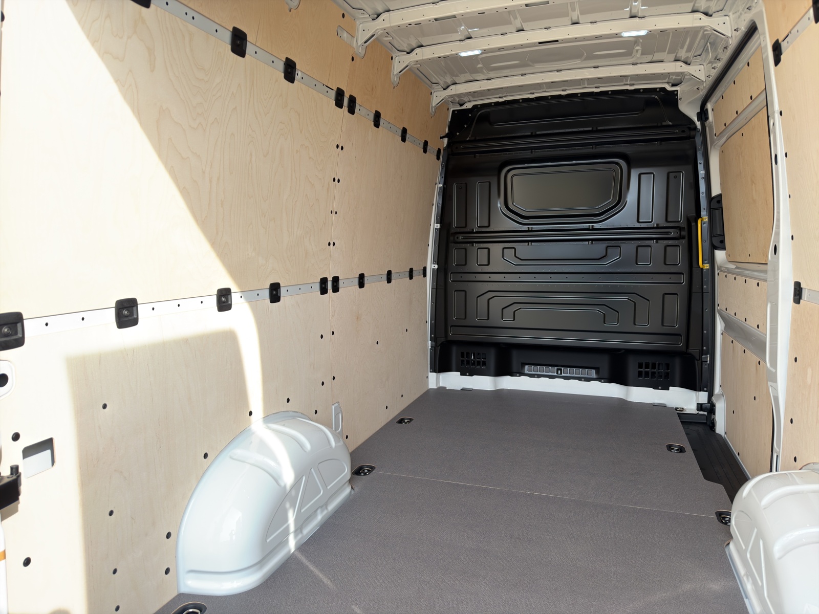 VW Crafter 35 2.0 TDI Entry L3 A-image-14