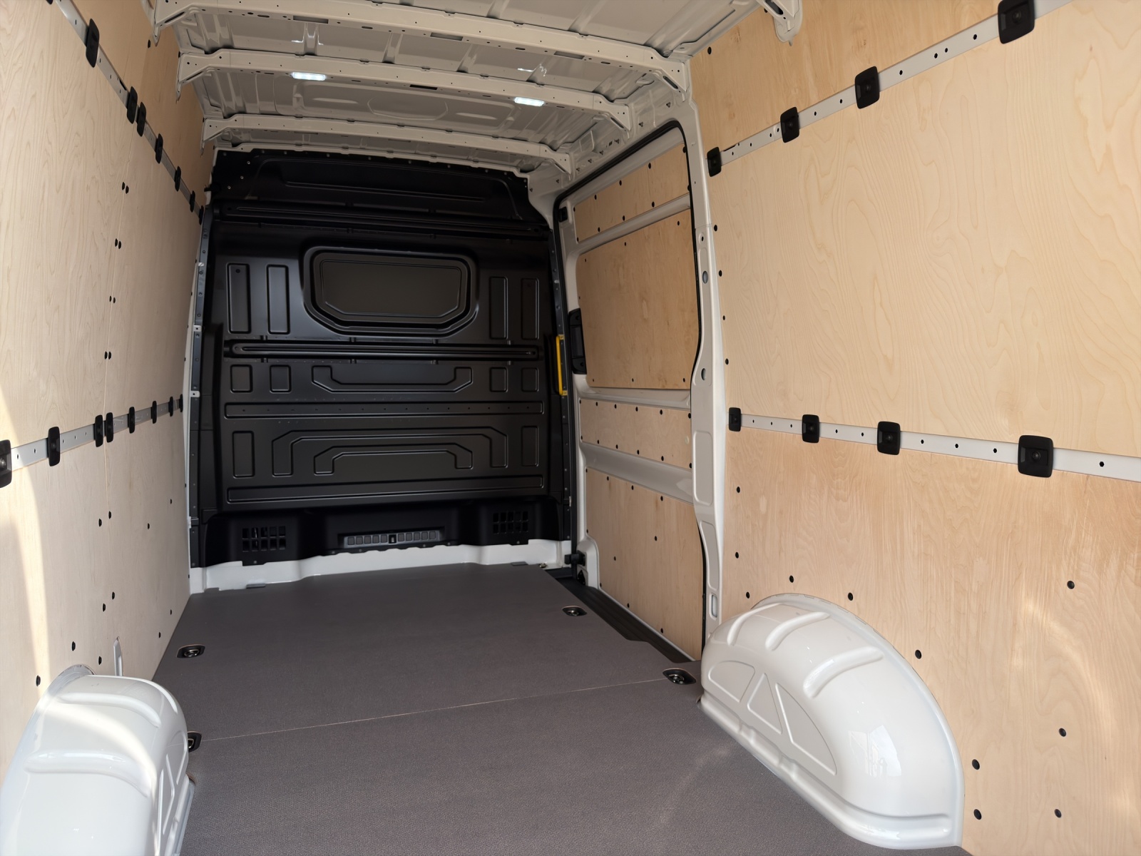 VW Crafter 35 2.0 TDI Entry L3 A-image-13