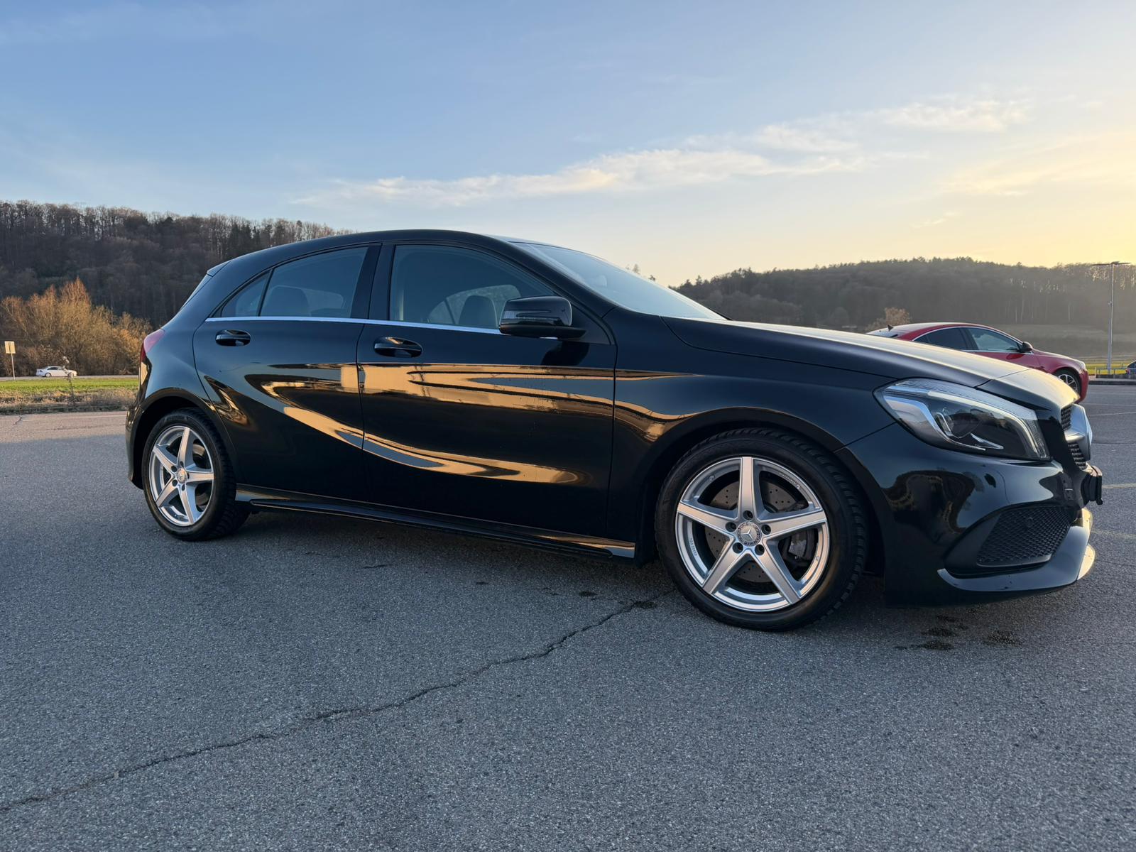 MERCEDES-BENZ A 220 d AMG Line 7G-DCT-image-3