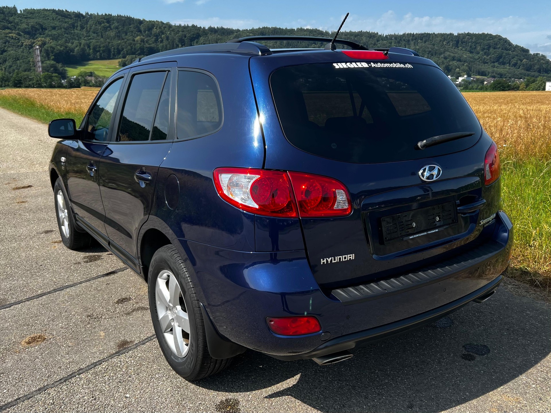 HYUNDAI Santa Fe 2.2 CRDi Premium 4WD Automatic-image-2