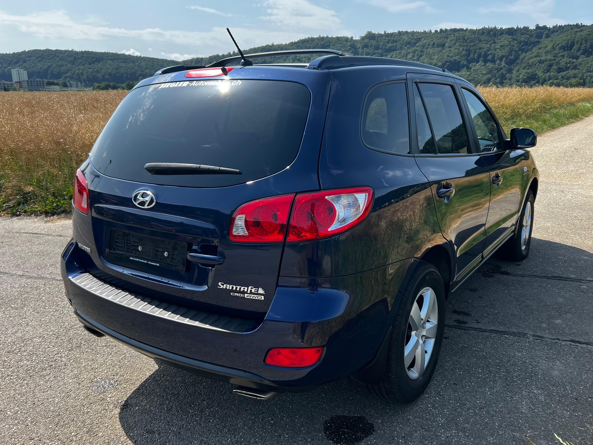 HYUNDAI Santa Fe 2.2 CRDi Premium 4WD Automatic-image-4