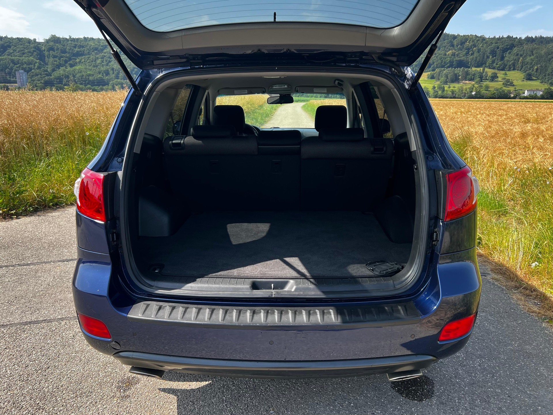 HYUNDAI Santa Fe 2.2 CRDi Premium 4WD Automatic-image-8
