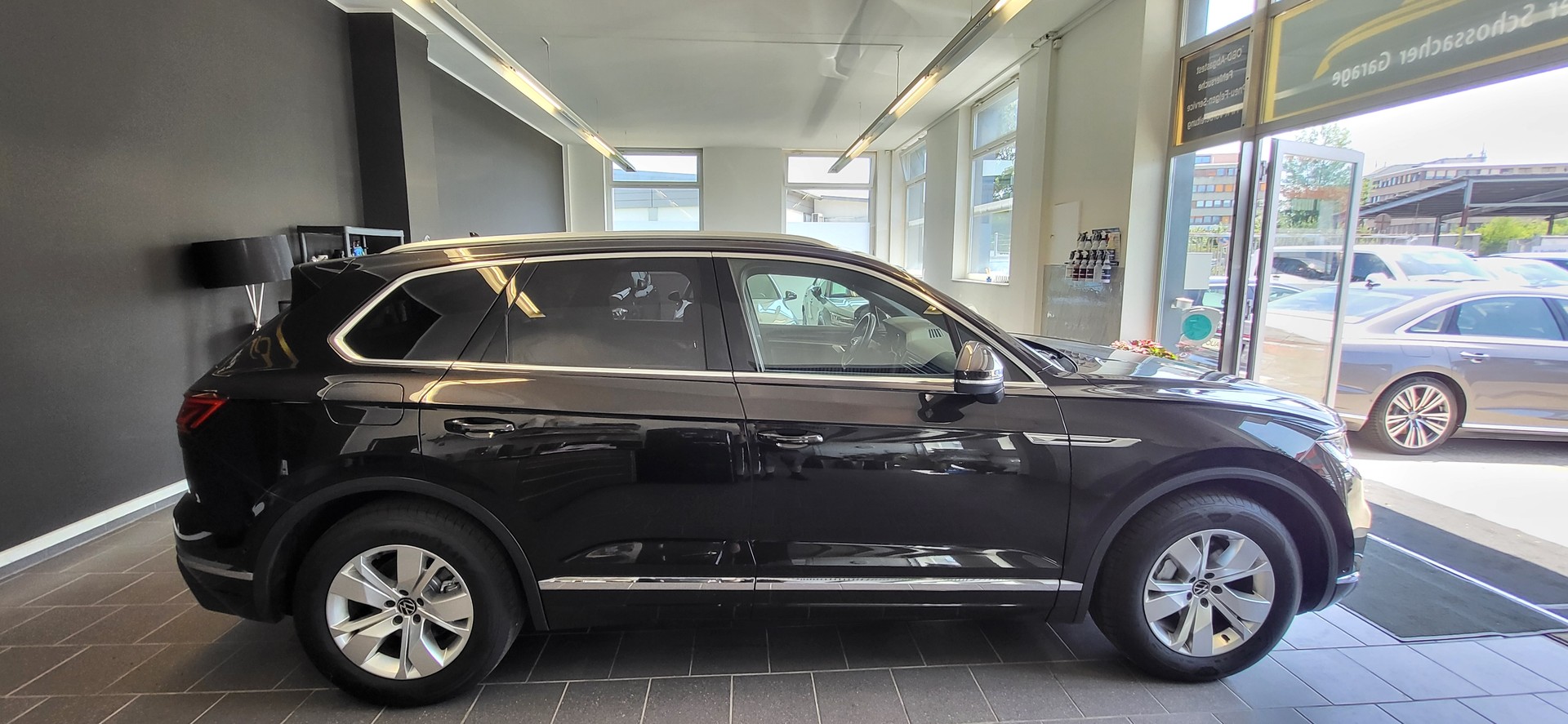 VW Touareg 3.0 TDI Atmosphere Tiptronic-showroom-element-3