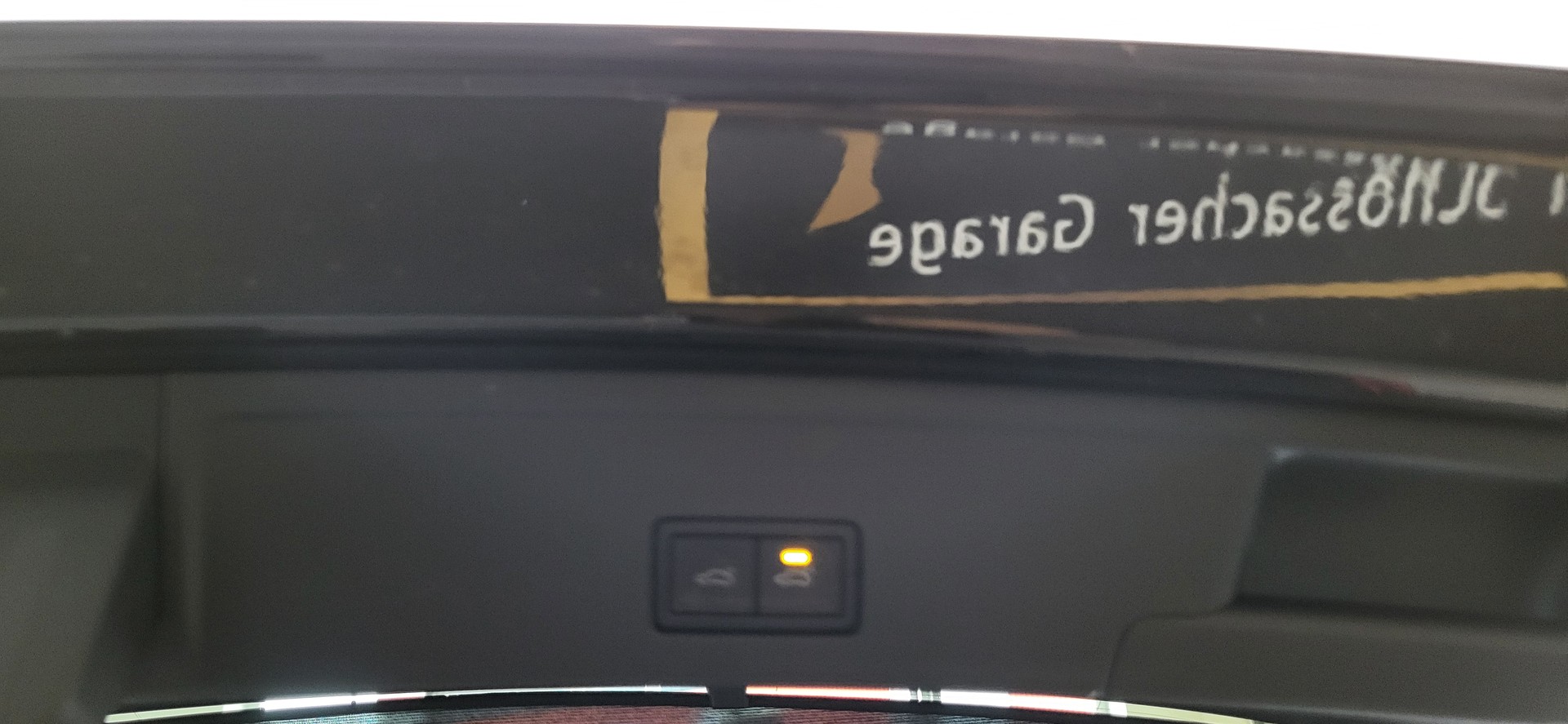 VW Touareg 3.0 TDI Atmosphere Tiptronic-image-16