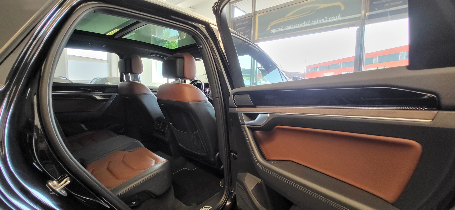 VW Touareg 3.0 TDI Atmosphere Tiptronic-image-14